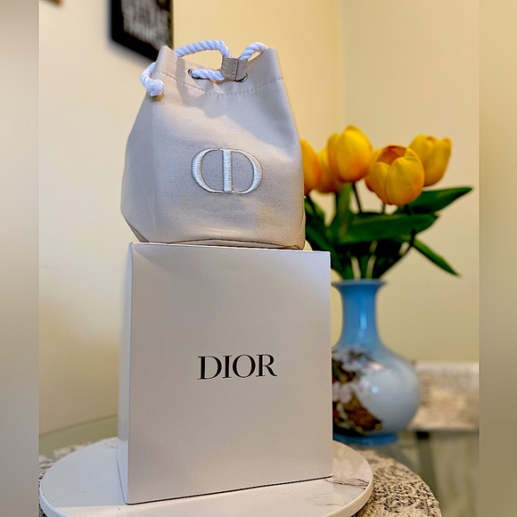 Dior - Makeup Pouch - Picture 1 of 7